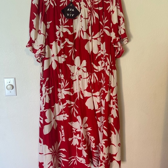 NWT Women's Short Sleeve Mini A-
Line Dress - Ava & Viv Red
Floral 3X - Picture 2 of 11